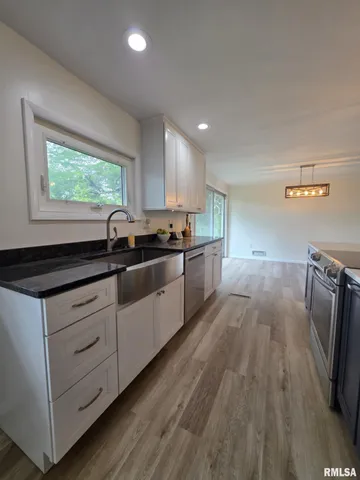 $345,000 | 211 Country Lane, Quincy, IL 62305