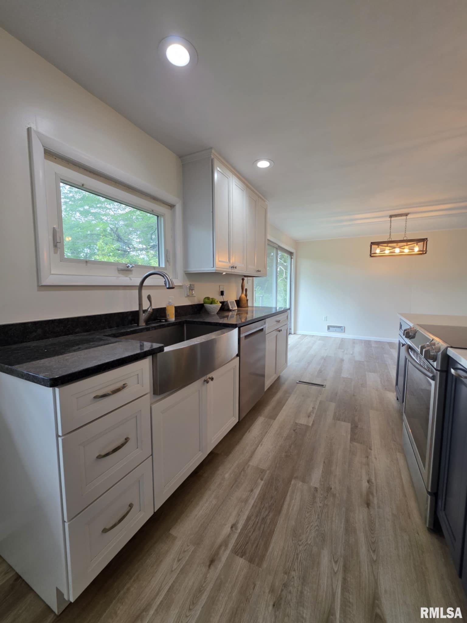 211 Country Lane Quincy, IL 62305 - Photo 15 of 38