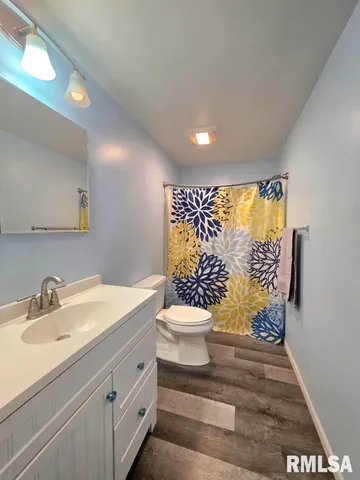 $345,000 | 211 Country Lane, Quincy, IL 62305