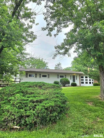 $345,000 | 211 Country Lane, Quincy, IL 62305