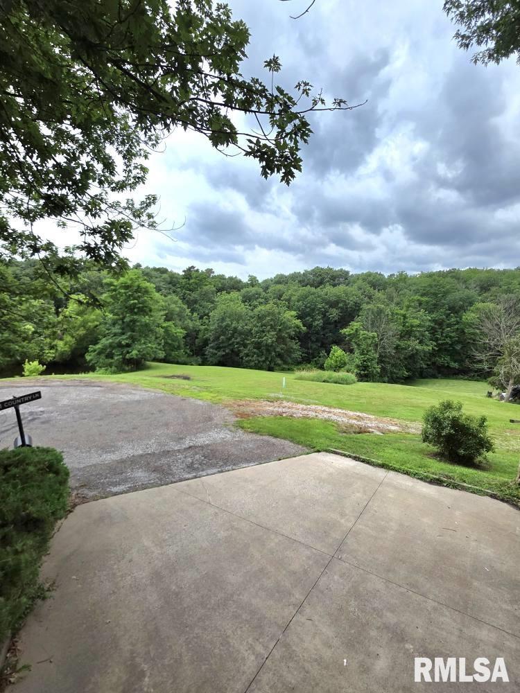 211 Country Lane Quincy, IL 62305 - Photo 34 of 38