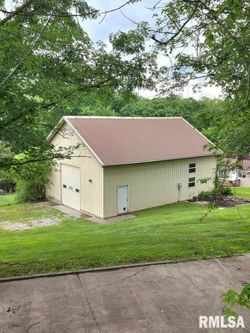 $345,000 | 211 Country Lane, Quincy, IL 62305