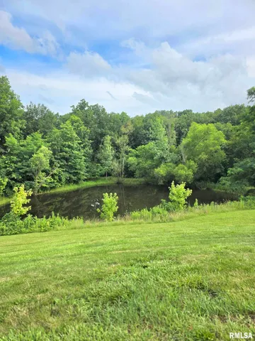 $345,000 | 211 Country Lane, Quincy, IL 62305