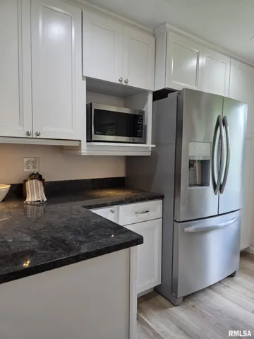 $345,000 | 211 Country Lane, Quincy, IL 62305