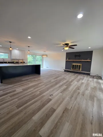 $345,000 | 211 Country Lane, Quincy, IL 62305