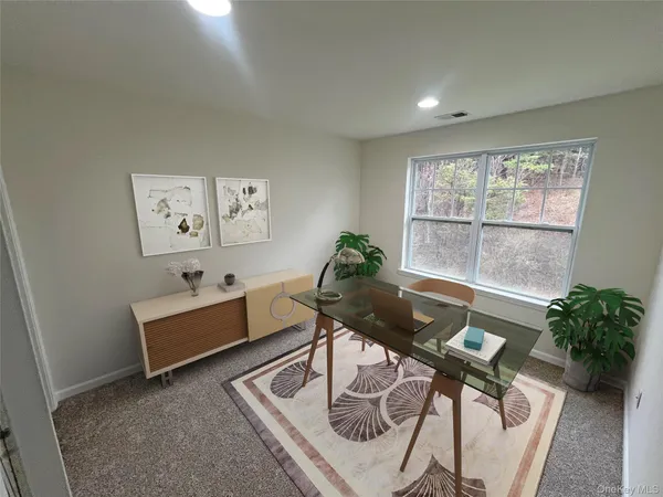 $474,900 | 804 Hawthorn Way, New Windsor, NY 12553