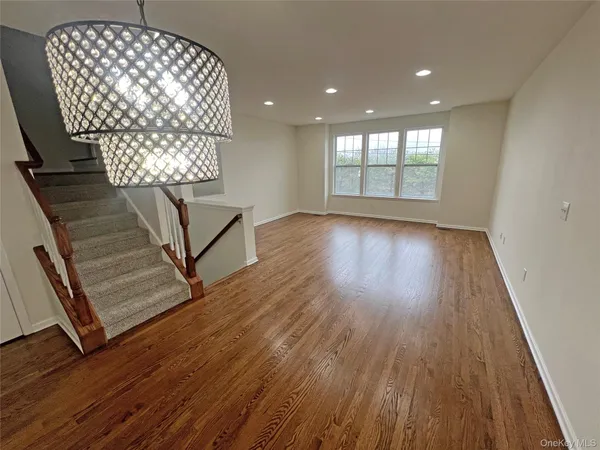 $474,900 | 804 Hawthorn Way, New Windsor, NY 12553