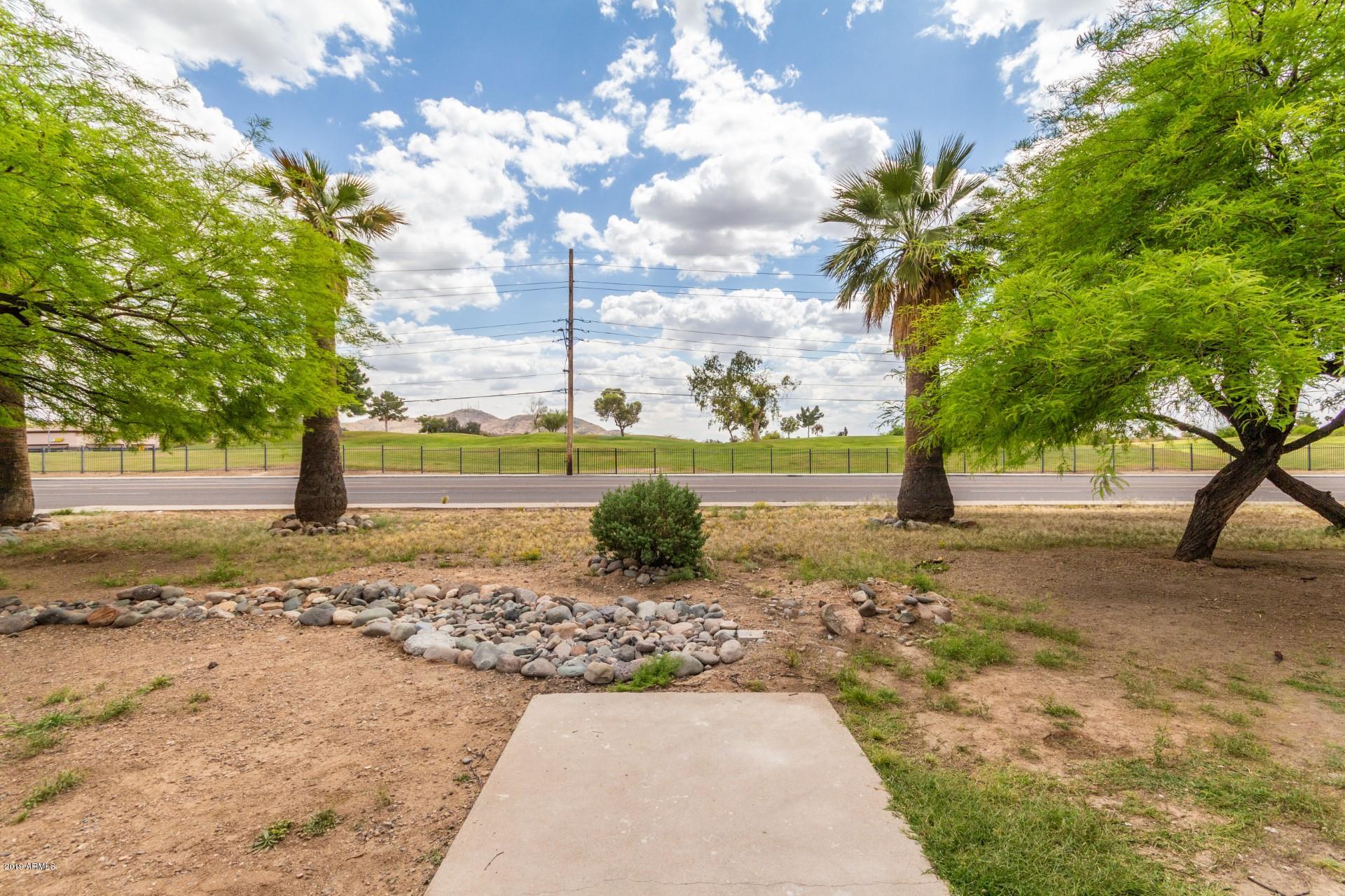 1924 West Greenway Road Phoenix, AZ 85023 - Photo 23 of 26 Greenway (26)