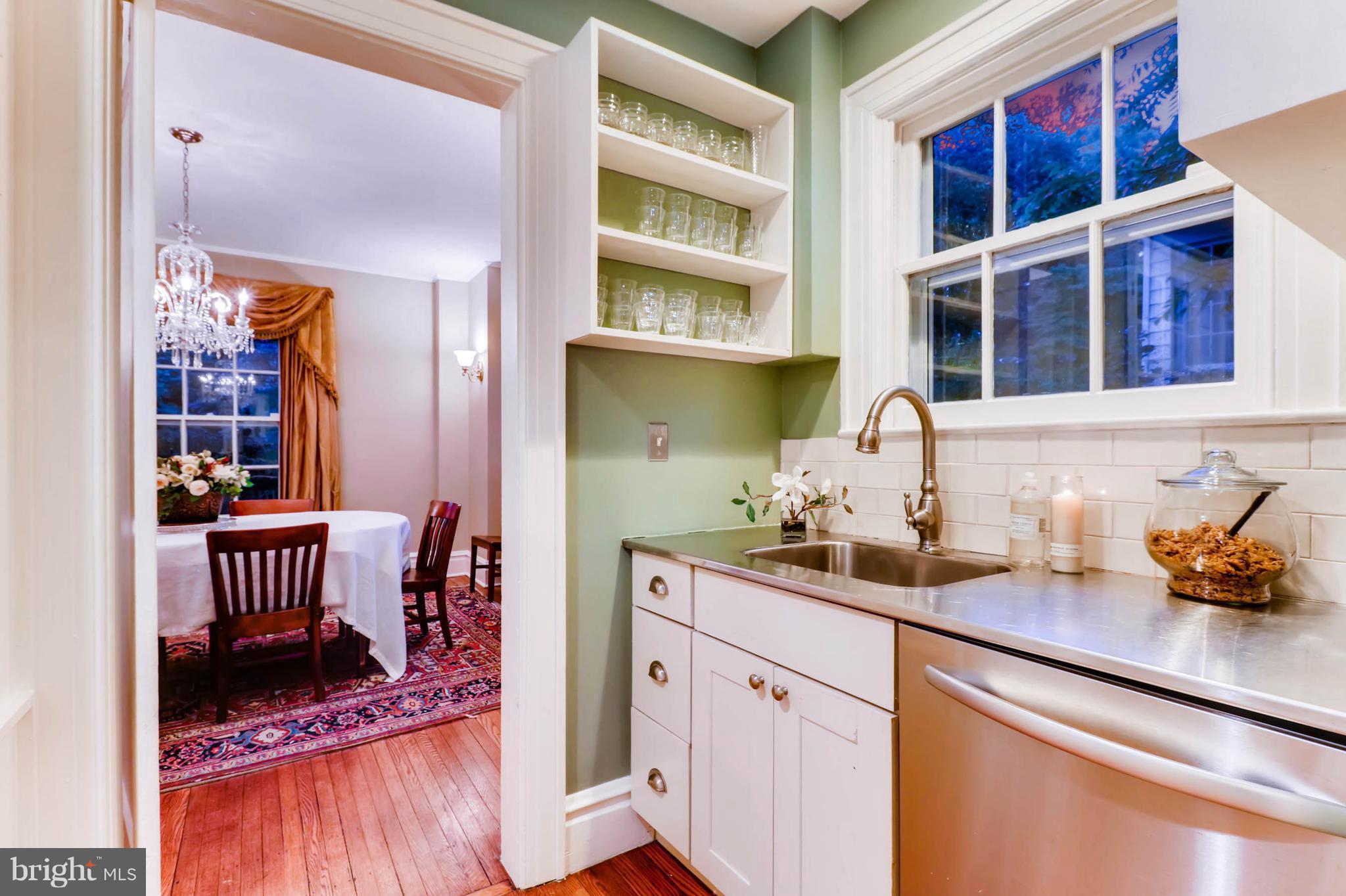 17 Elmwood Road Baltimore, MD 21210 - Photo 13 of 30 Serving & Prep Space