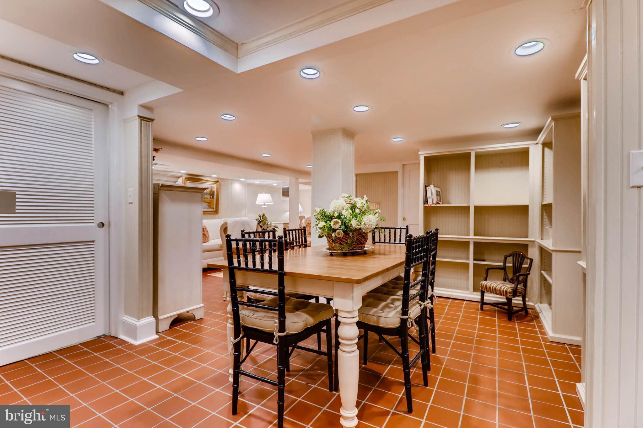 17 Elmwood Road Baltimore, MD 21210 - Photo 23 of 30 LL Family Room W/ Built Ins