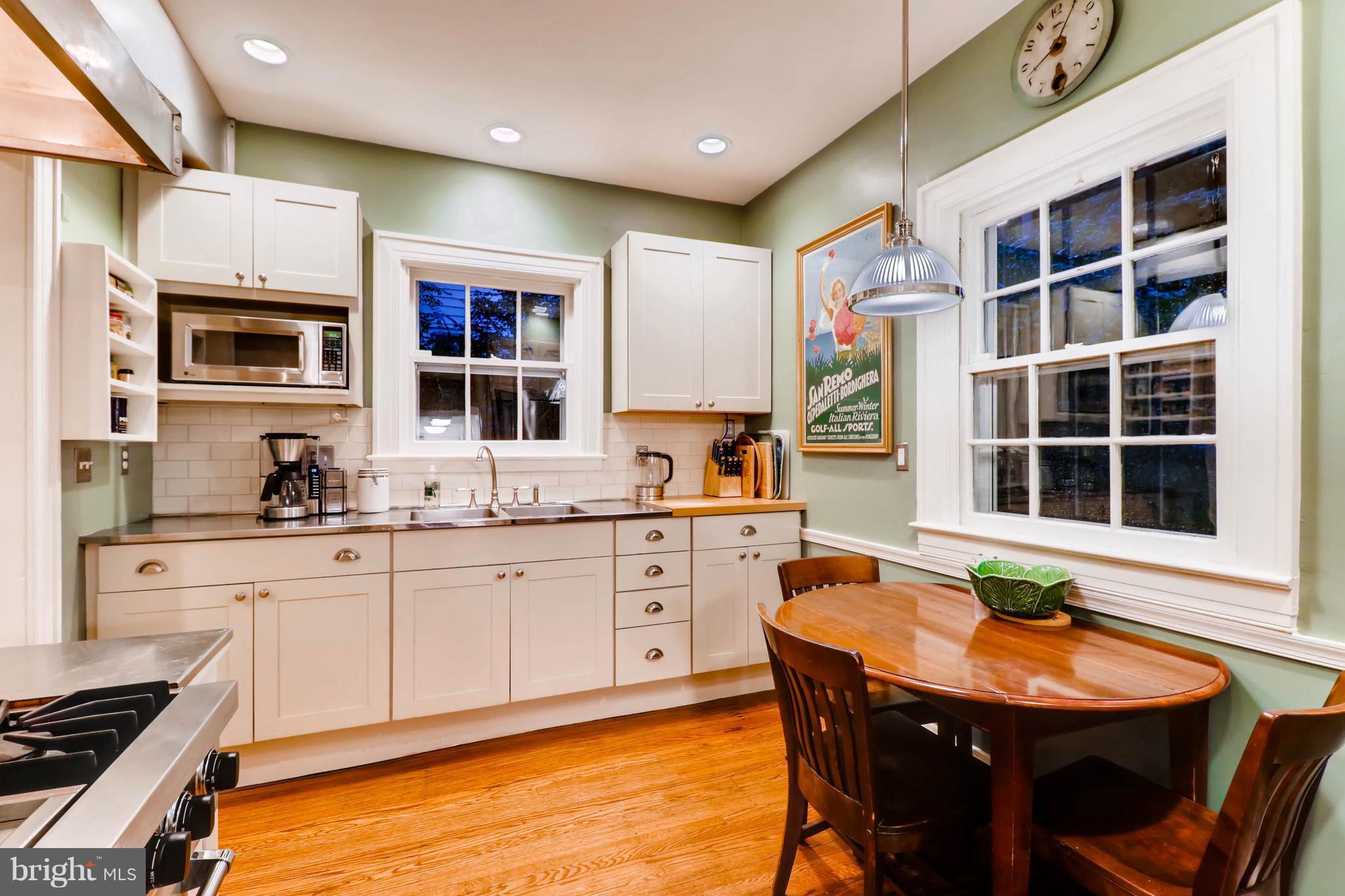 17 Elmwood Road Baltimore, MD 21210 - Photo 9 of 30 Eat In Kitchen