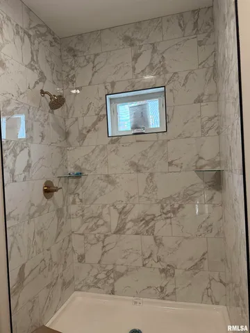 $499,500 | 2716 West Woods Edge Drive, Peoria, IL 61614