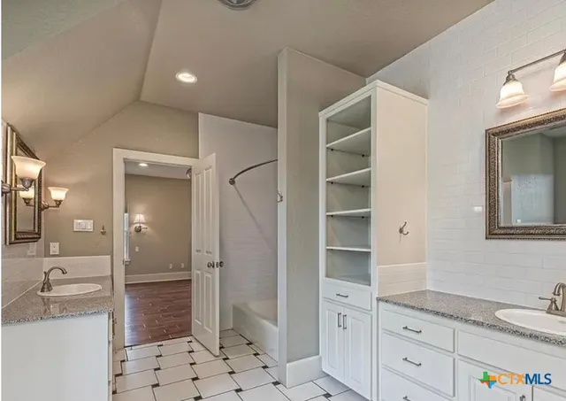 $1,075,000 | 1905 Canyon Springs Drive, Belton, TX 76513