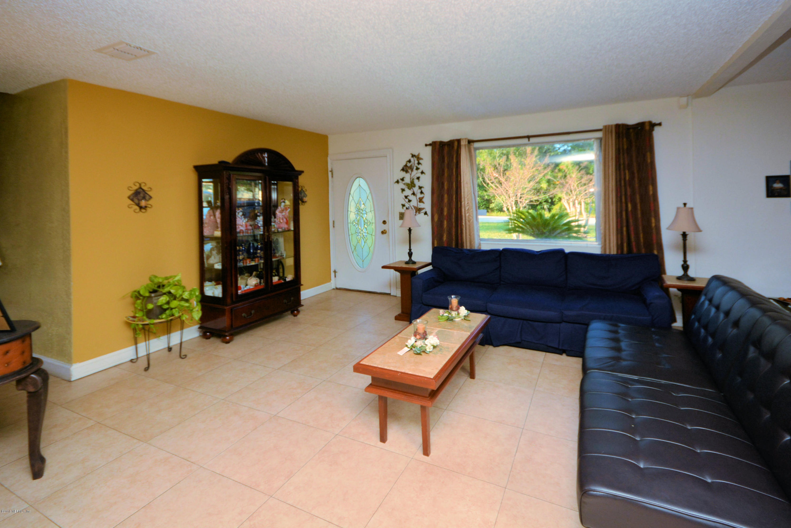 10316 Jolynn Road Jacksonville, FL 32225 - Photo 4 of 18 Living Room
