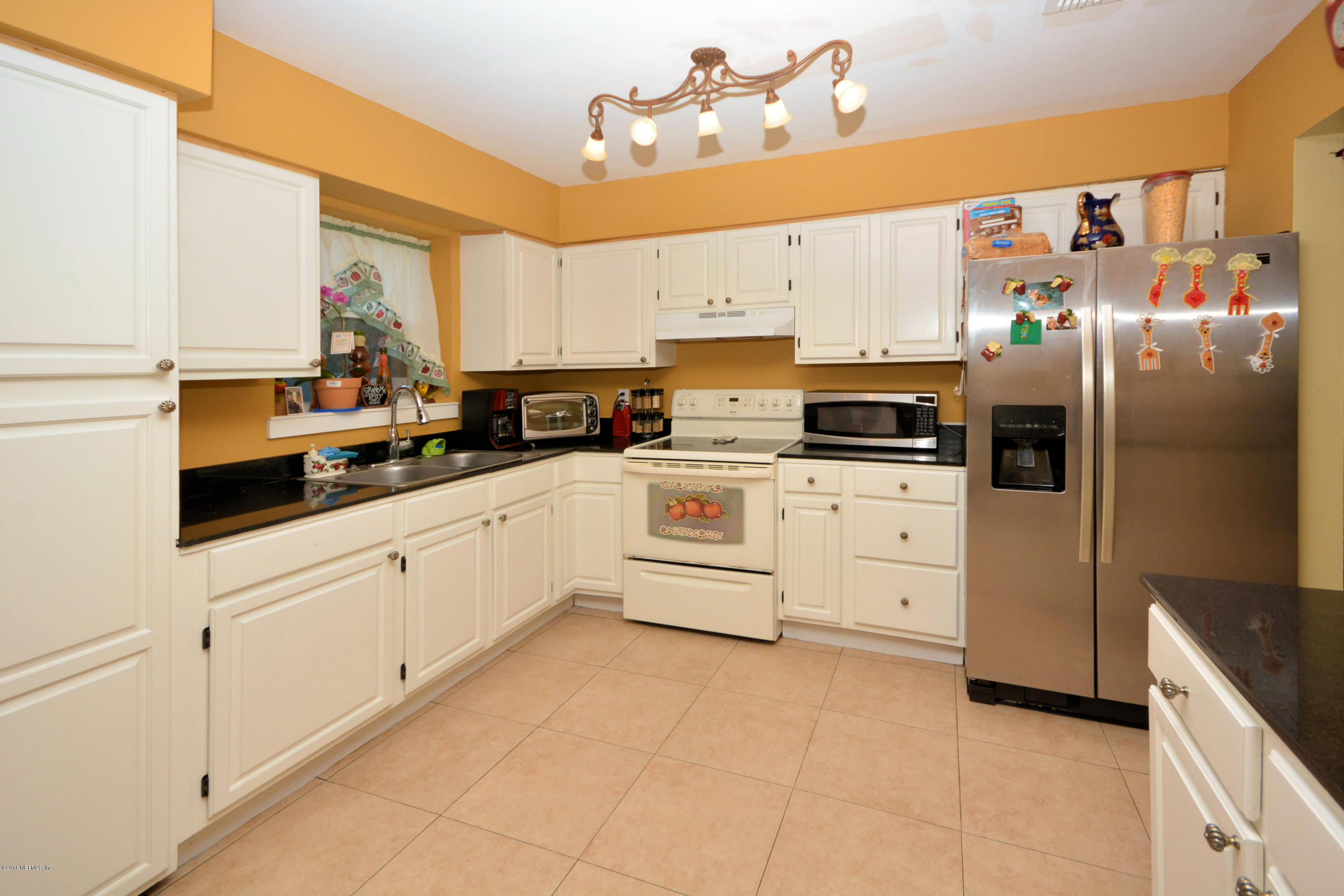10316 Jolynn Road Jacksonville, FL 32225 - Photo 10 of 18 Light & bright kitchen