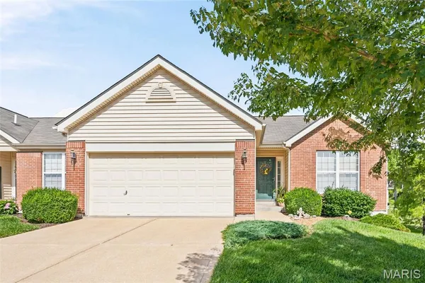 $330,000 | 21 Turtle Creek Villas Drive, Unit 14R, O'Fallon, MO 63366
