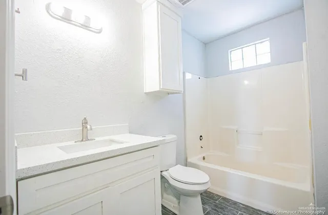 $1,800 | 221 South 17th Street, McAllen, TX 78501