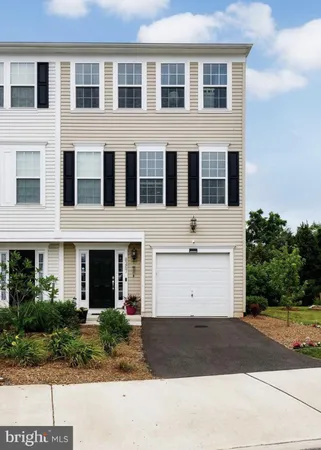 $3,100 | 8267 Heritage Crossing Court, Manassas, VA 20109
