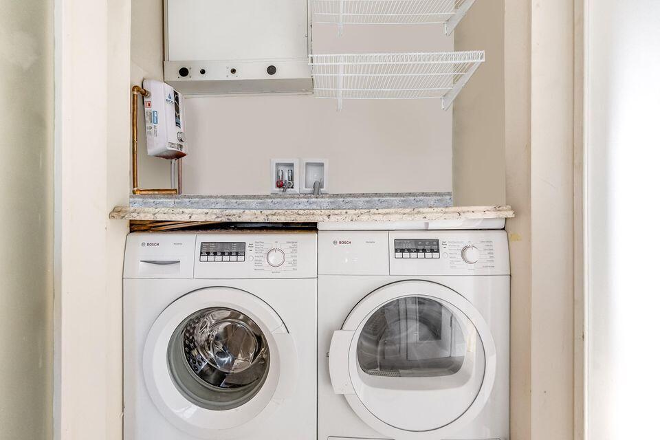 2730 Banyan Road, Unit 33B Boca Raton, FL 33432 - Photo 25 of 35 laundry