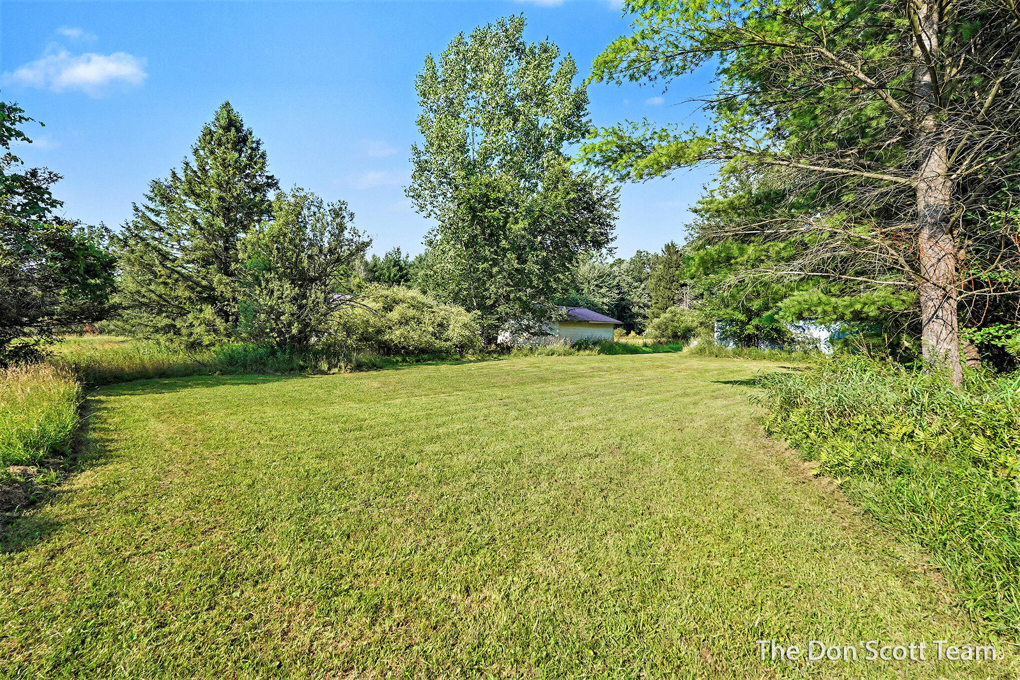 11737 Ellis Road Ravenna, MI 49451 - Photo 6 of 25 Yard