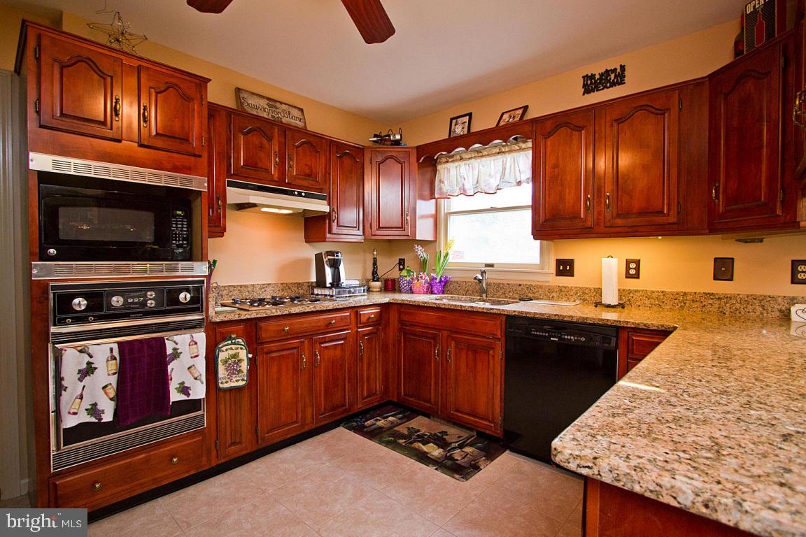 294 Browning Road Lancaster, PA 17602 - Photo 2 of 44 Gallery Image 2