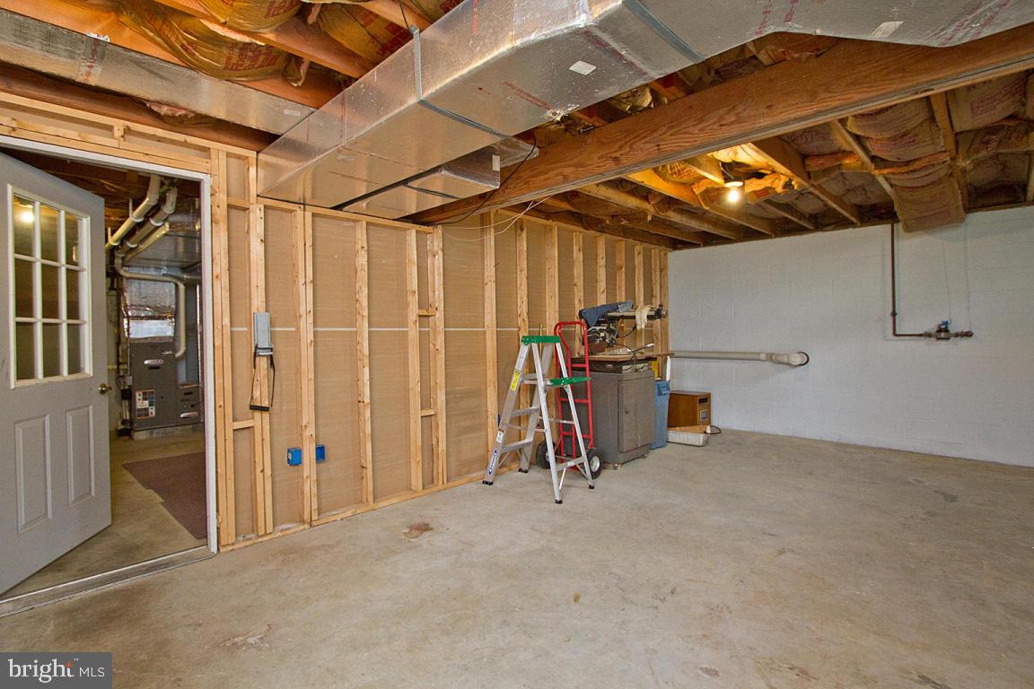 294 Browning Road Lancaster, PA 17602 - Photo 35 of 44 Gallery Image 35