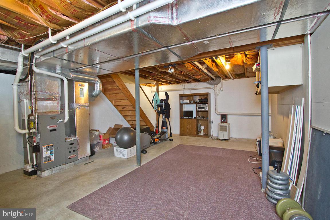 294 Browning Road Lancaster, PA 17602 - Photo 37 of 44 Gallery Image 37