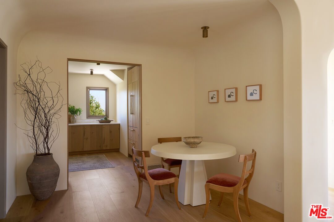 6911 Los Tilos Road Los Angeles, CA 90068 - Photo 4 of 44