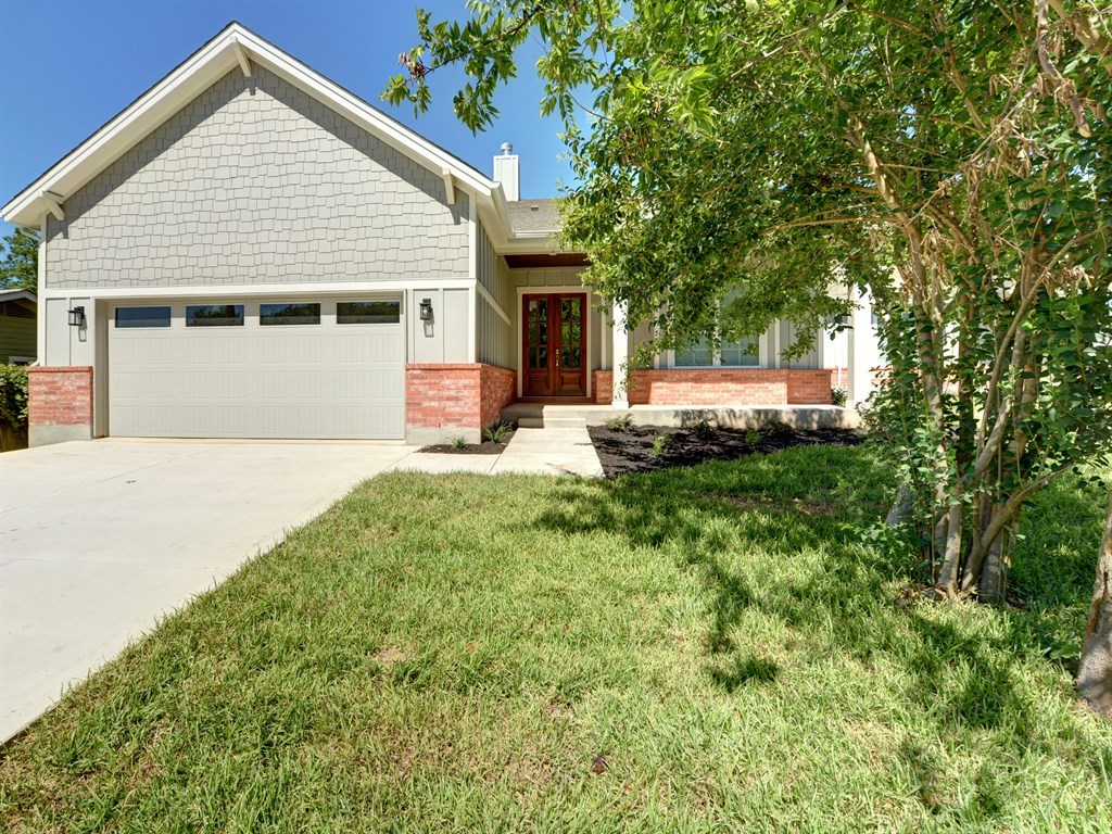 106 East Spring Street Georgetown, TX 78626 - Photo 1 of 1 Main house.