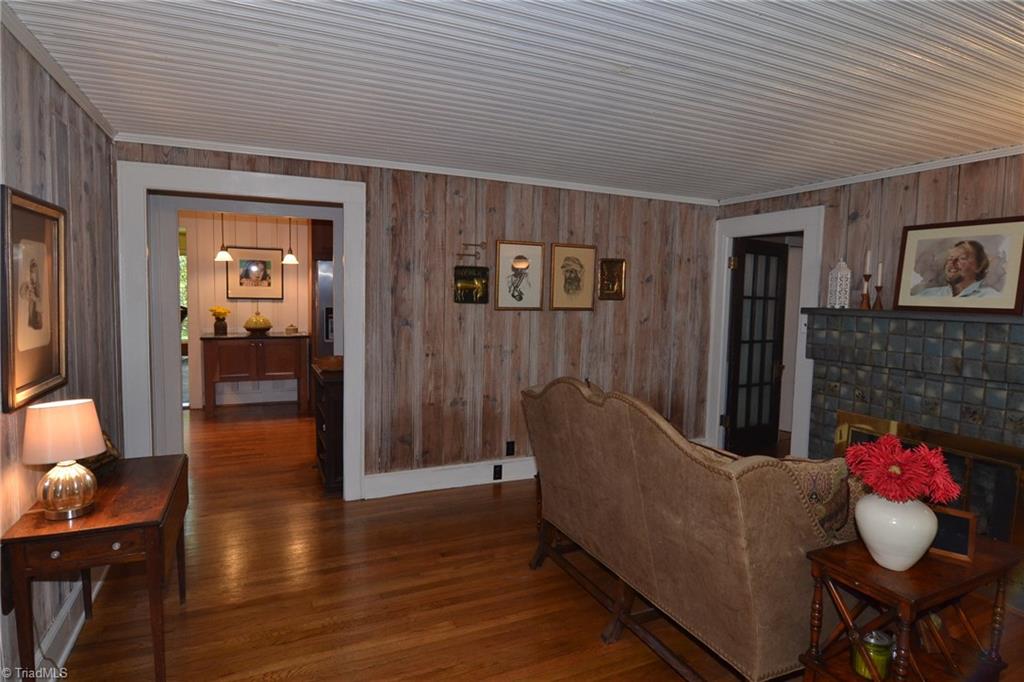 4237 Wayne Road Greensboro, NC 27407 - Photo 5 of 21 Living Room