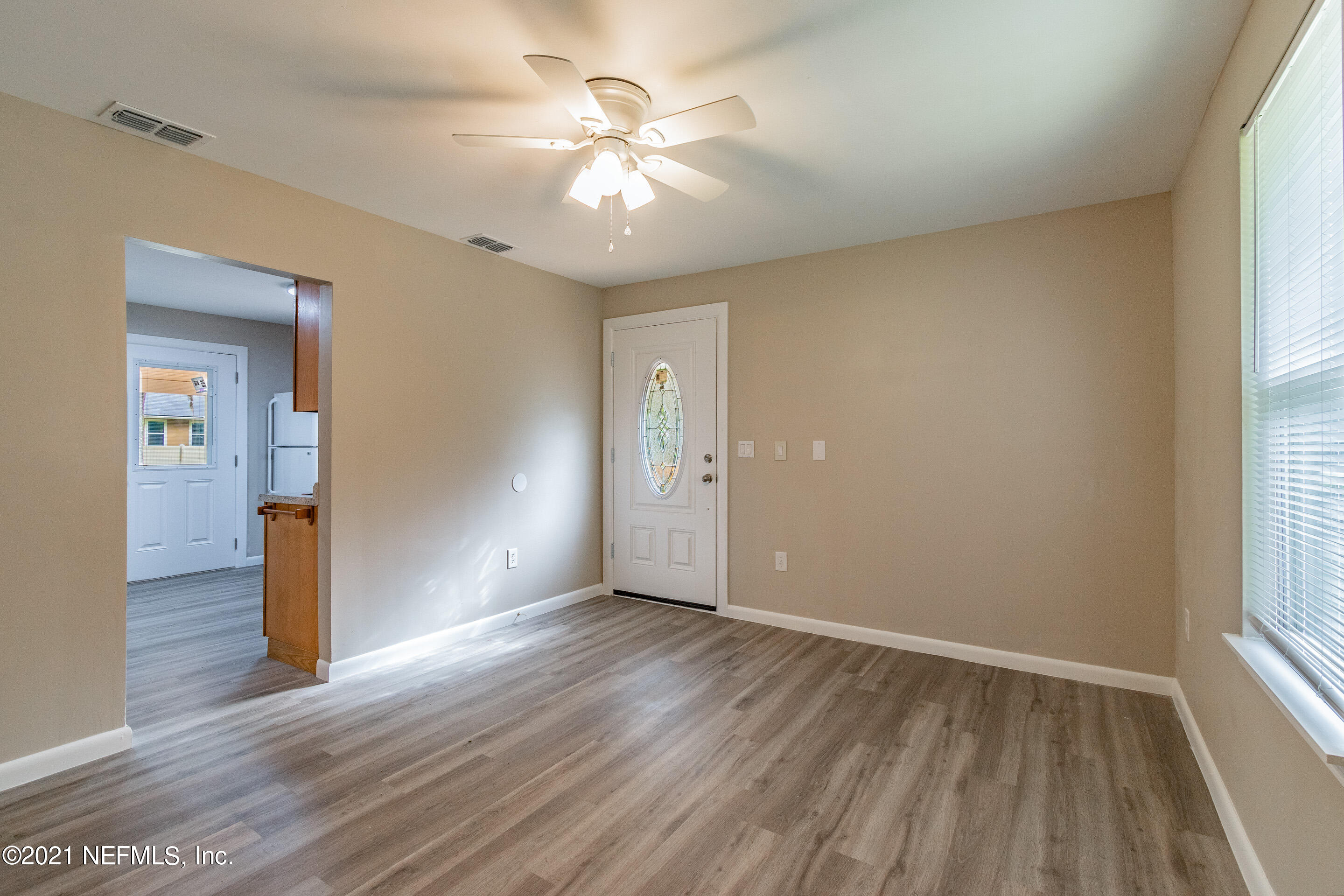 3049 Starratt Road Jacksonville, FL 32226 - Photo 12 of 46 LIVINGROOM