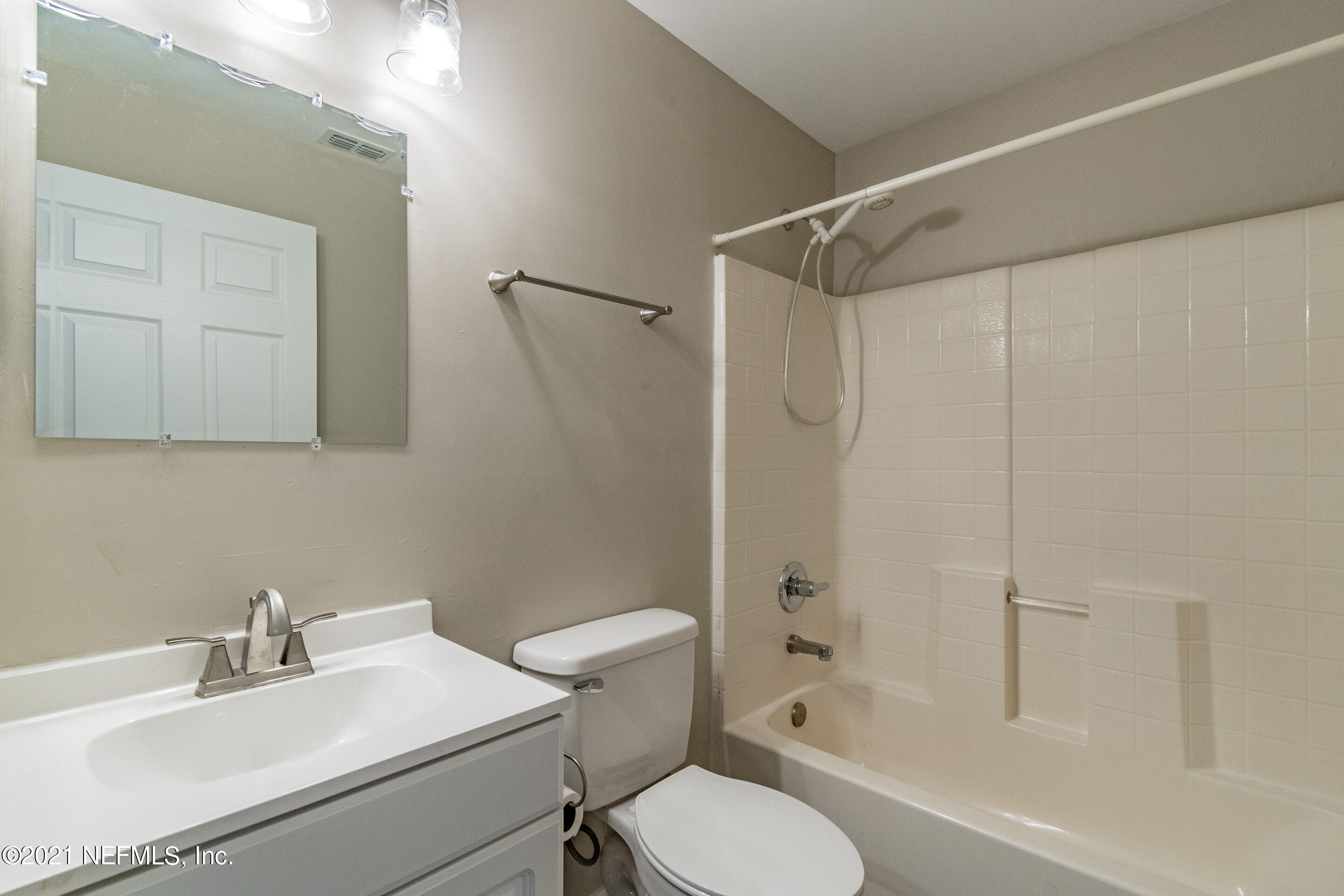 3049 Starratt Road Jacksonville, FL 32226 - Photo 20 of 46 BATHROOM