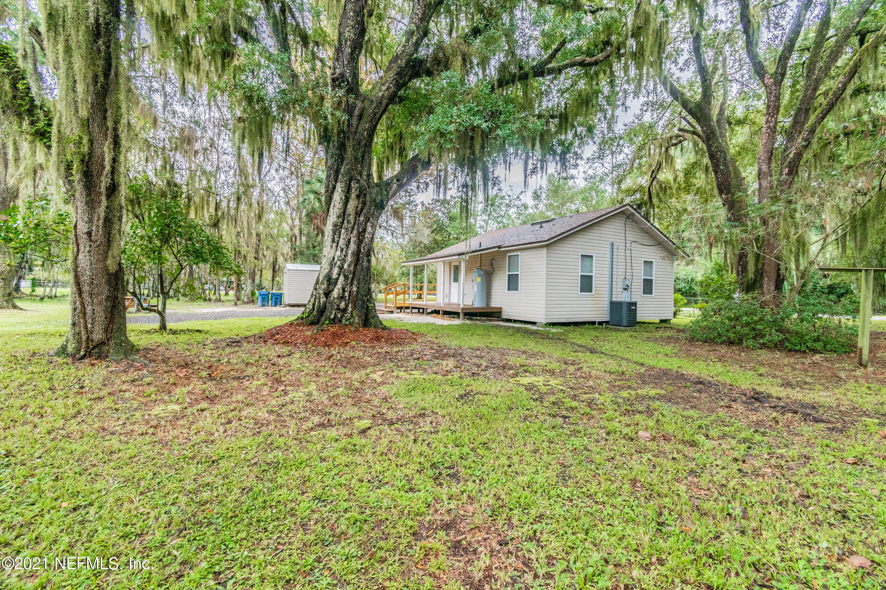3049 Starratt Road Jacksonville, FL 32226 - Photo 31 of 46 SIDE YARD