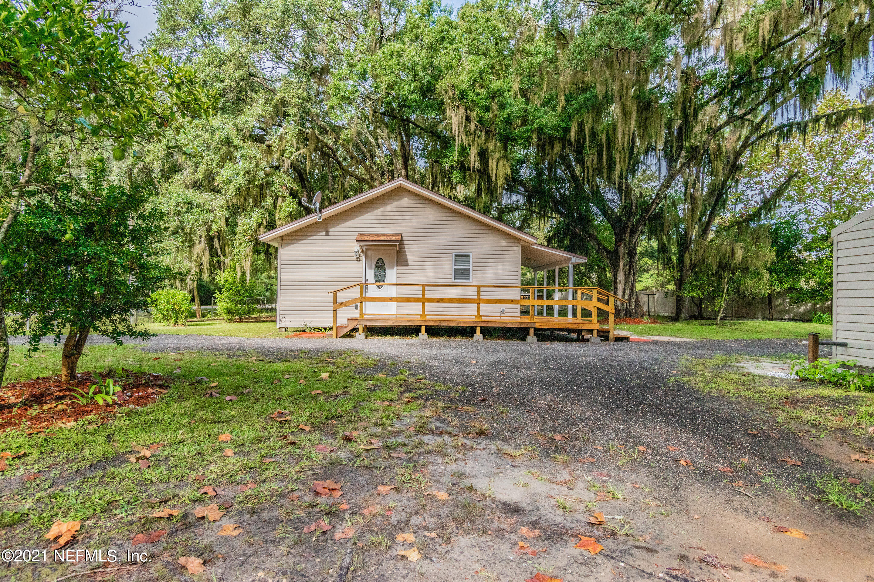 3049 Starratt Road Jacksonville, FL 32226 - Photo 4 of 46 SIDE
