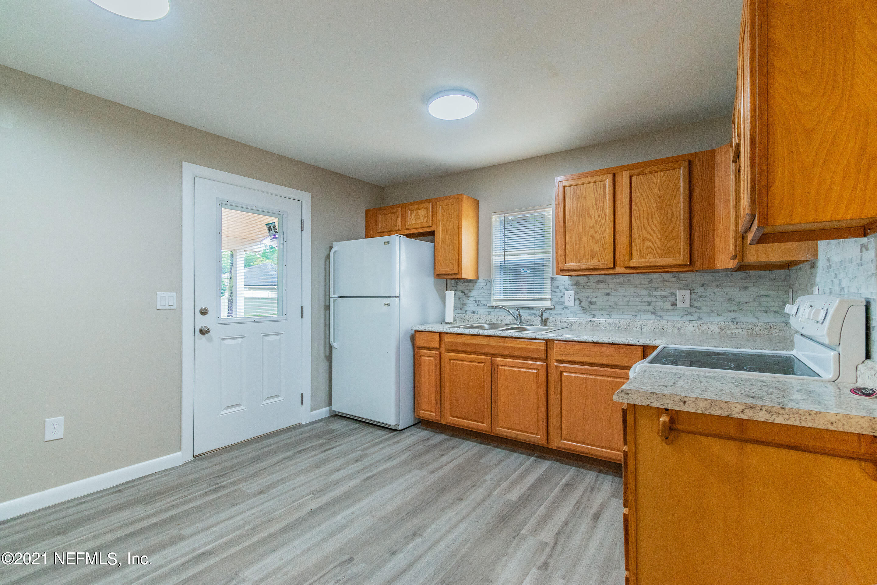 3049 Starratt Road Jacksonville, FL 32226 - Photo 6 of 46 KITCHEN