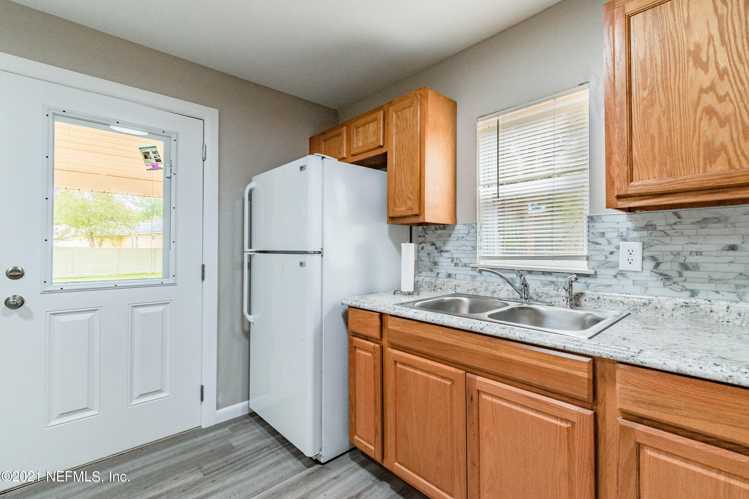 3049 Starratt Road Jacksonville, FL 32226 - Photo 9 of 46 KITCHEN