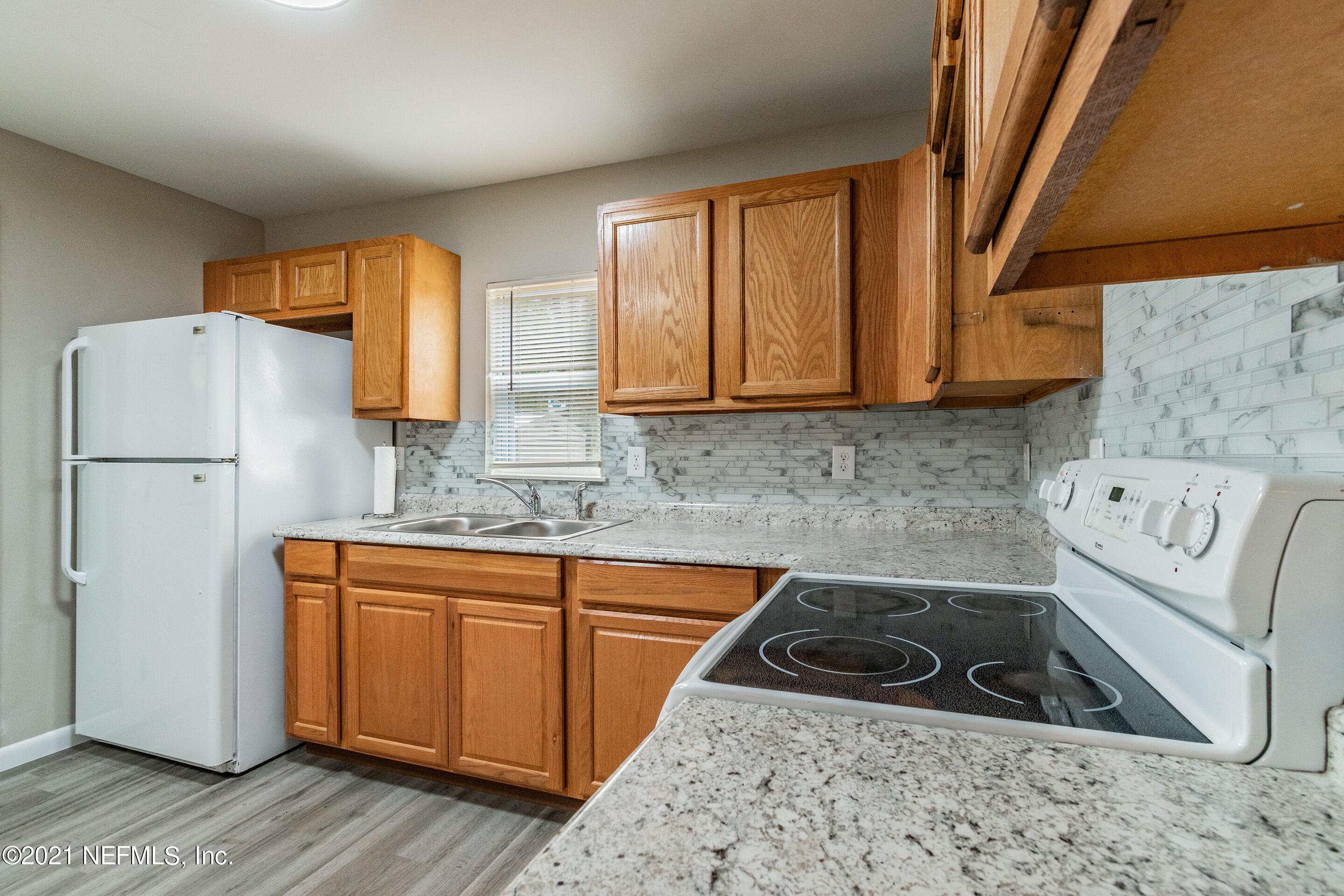 3049 Starratt Road Jacksonville, FL 32226 - Photo 10 of 46 KITCHEN