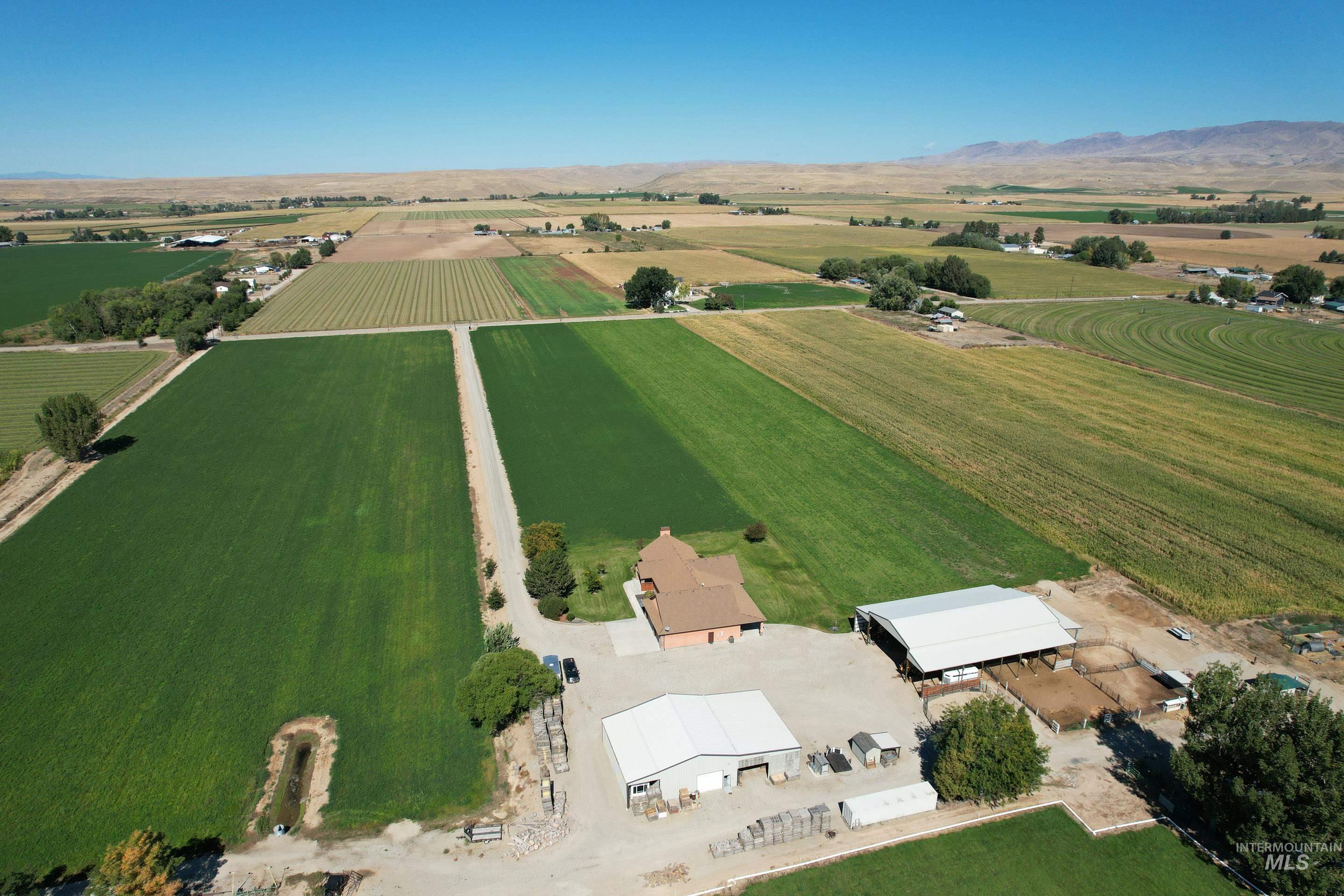 4367 West Central Road Emmett, ID 83617 - Photo 1 of 28