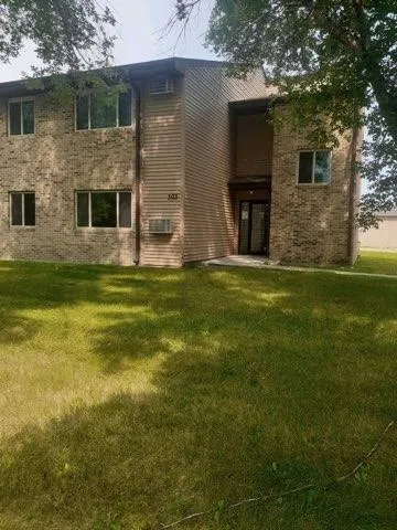 $953 | 303 1st Street Southwest, Glyndon, MN 56547