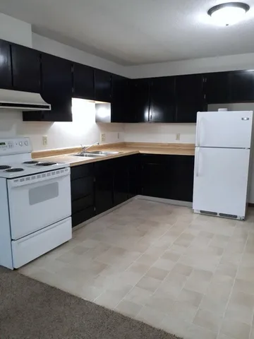 $953 | 303 1st Street Southwest, Glyndon, MN 56547