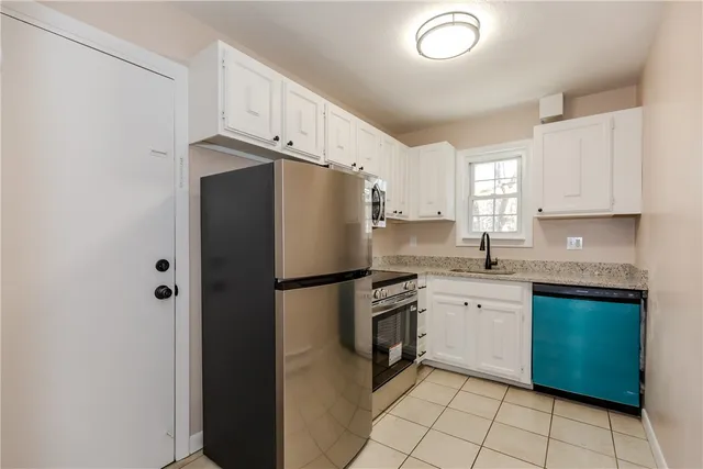 $199,900 | 5 Stonehenge Drive, Unit 349, Smithfield, RI 02828