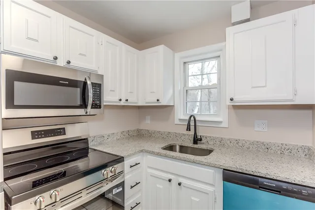 $199,900 | 5 Stonehenge Drive, Unit 349, Smithfield, RI 02828