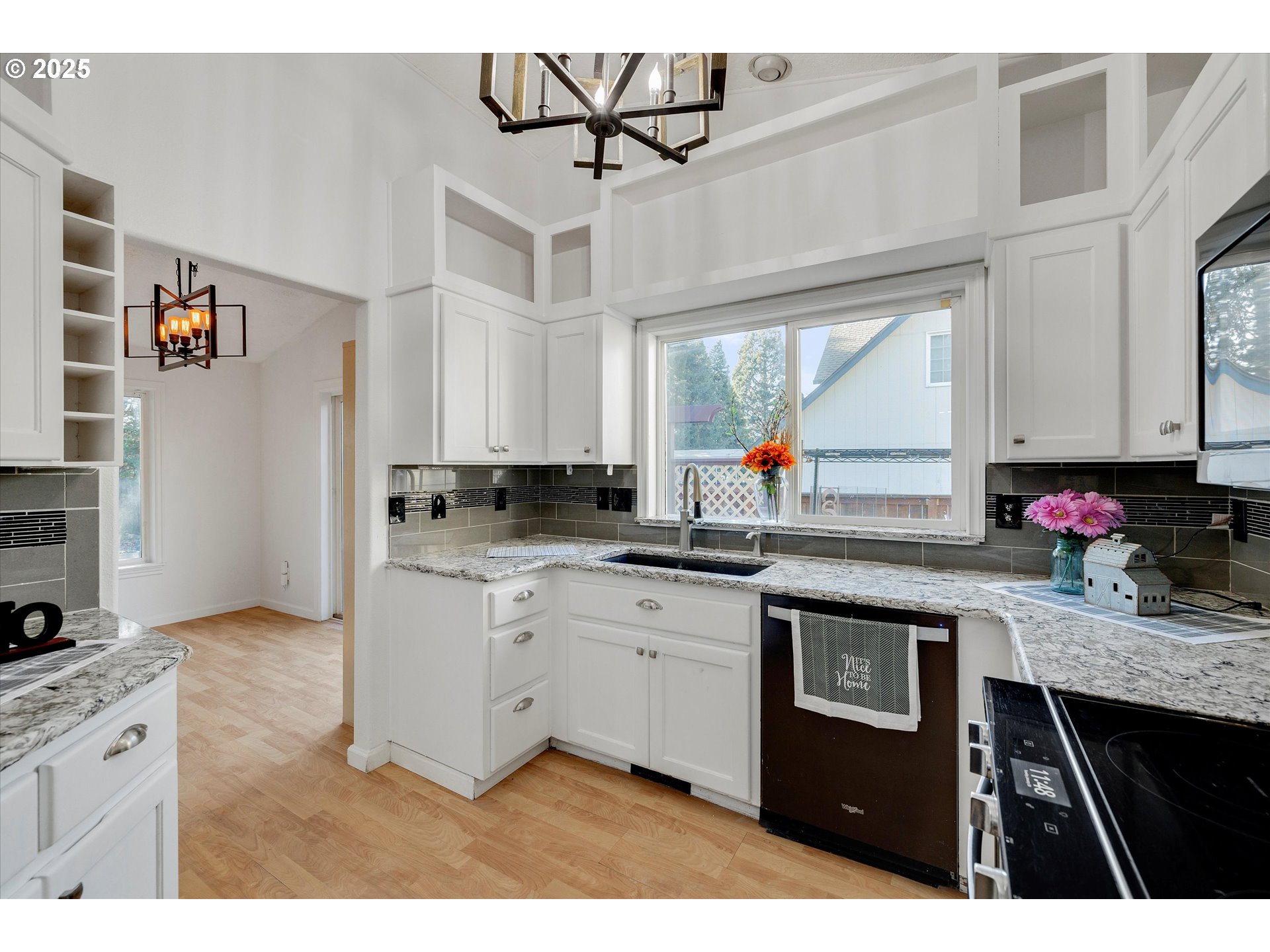 1104 Hadley Road Newberg, OR 97132 - Photo 7 of 16 Gallery Image 7