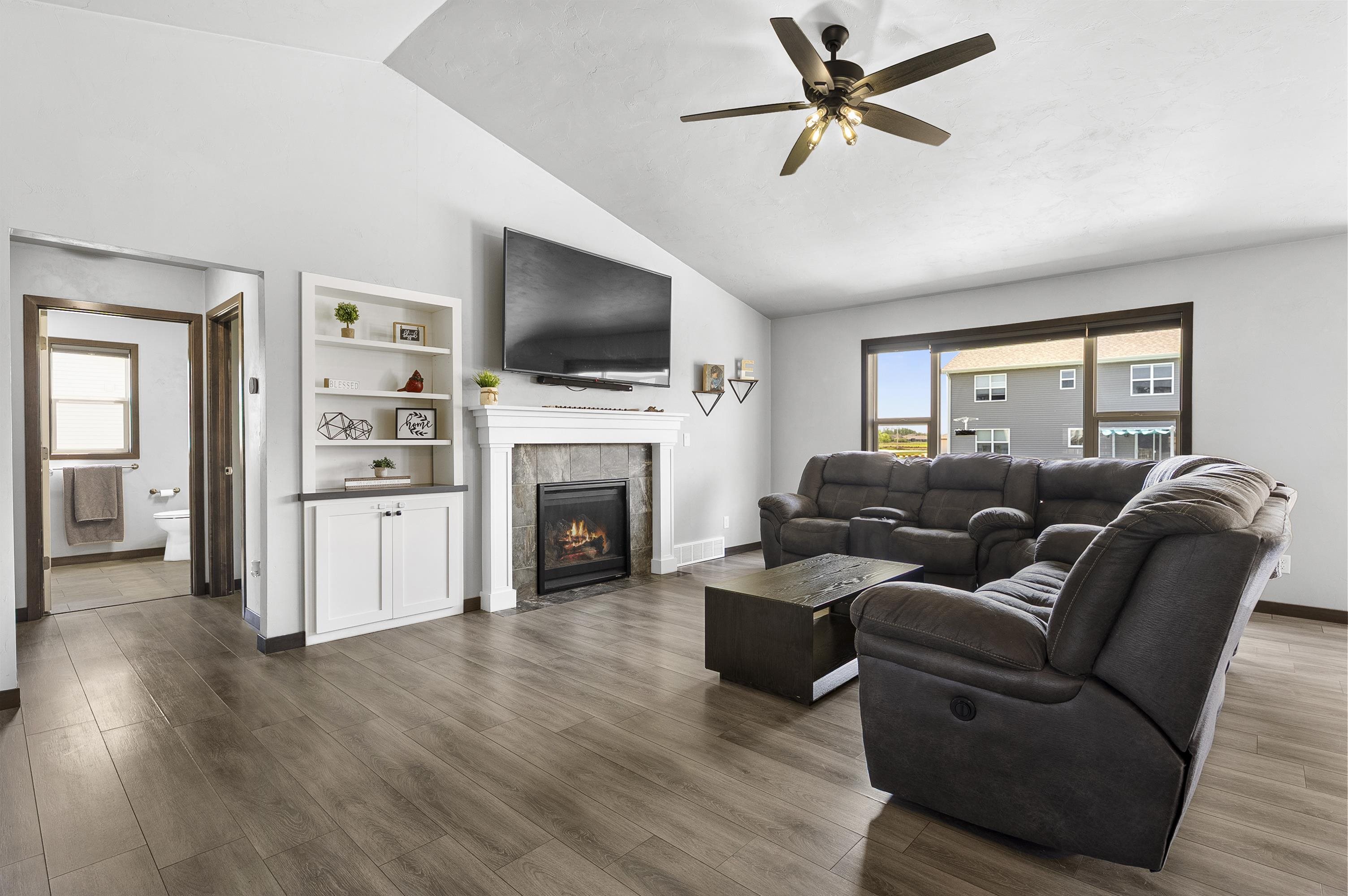 2532 Kilrush Road De Pere, WI 54115 - Photo 8 of 65