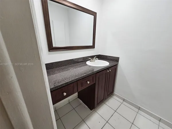 $1,900 | 6961 West 14th Court, Unit 207, Hialeah, FL 33014