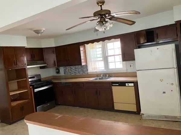 $2,400 | 809 John F. Kennedy Boulevard, Unit 2, Bayonne, NJ 07002