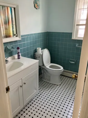 $2,400 | 809 John F. Kennedy Boulevard, Unit 2, Bayonne, NJ 07002