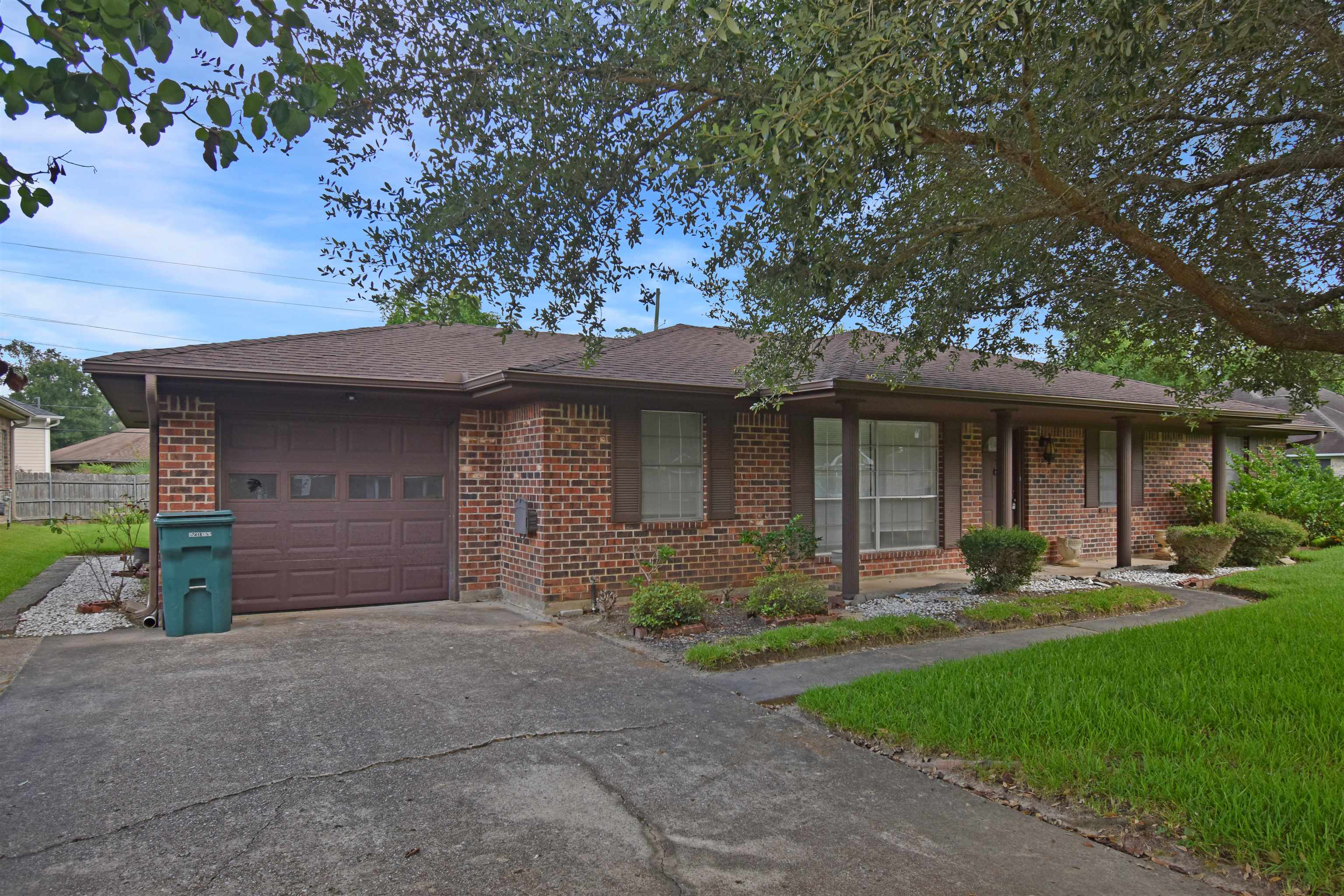 3710 Perth Place Beaumont, TX 77708 - Photo 2 of 17 Gallery Image 2
