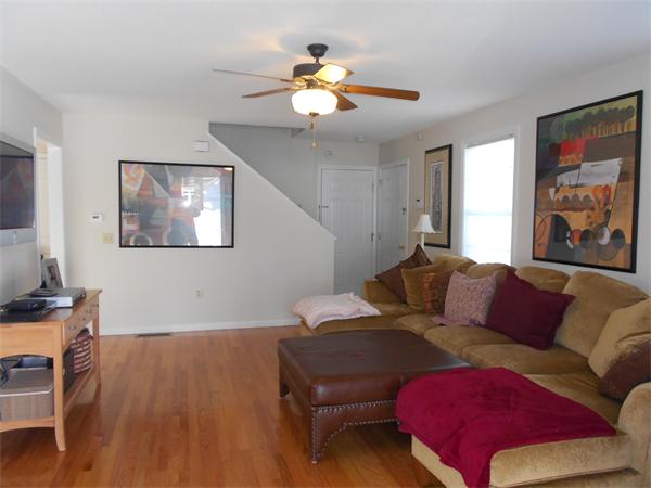 85 Dwight Road Springfield, MA 01108 - Photo 10 of 21 a living room with furniture and a painting