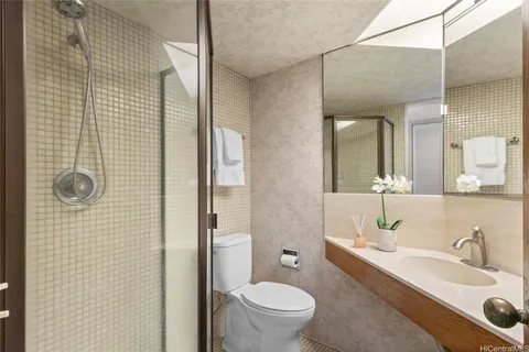 $3,150,000 | 4781 Aukai Avenue, Honolulu, HI 96816